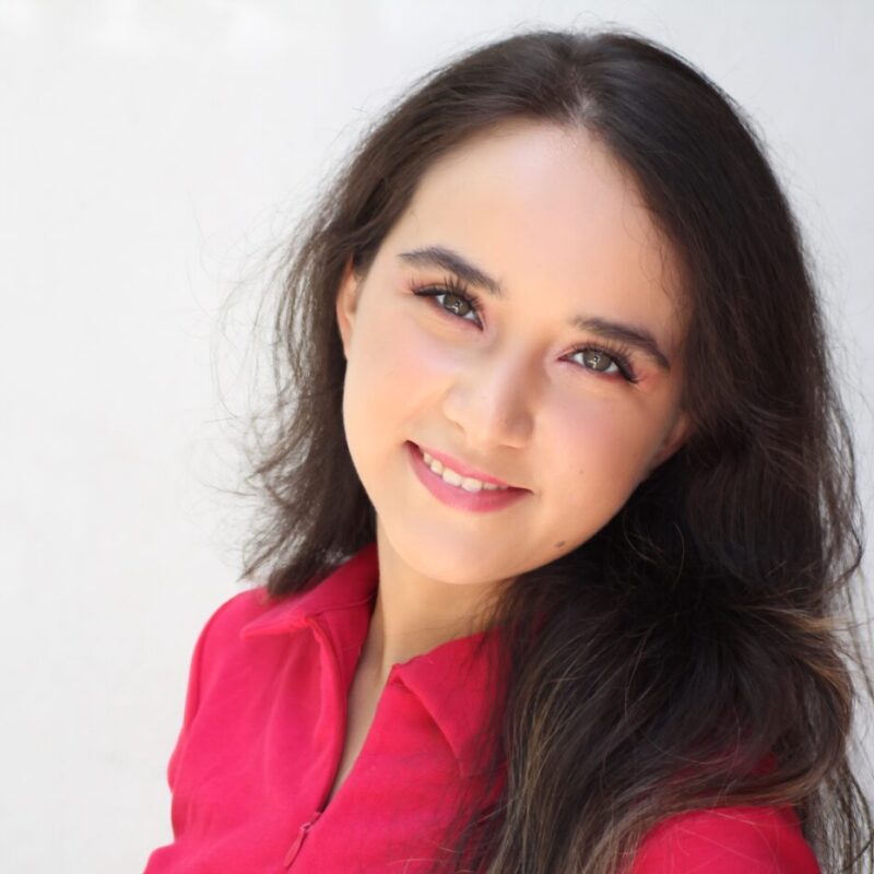 Regina Casillas Headshot